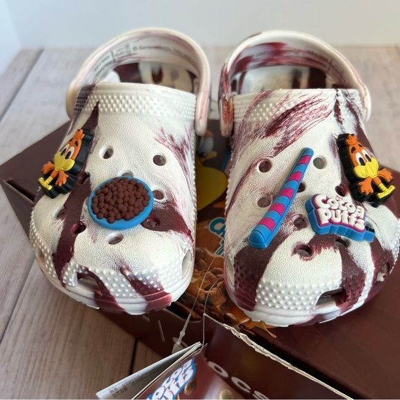 CROCS Classic Cocoa Puffs Clogs 8 NWT - Picture 2 of 5